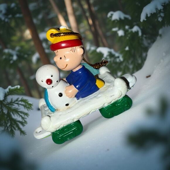 Vintage Whitmans's Peanuts Gang Train Linus and Snowman PVC Ornament  B5 - Picture 1 of 6